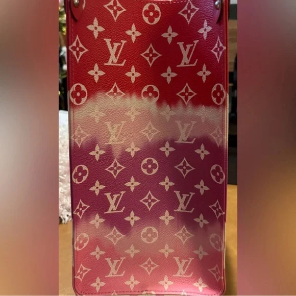 Louis Vuitton Limited Edition Escale Monogram OnTheGo GM Tote w/COA - Picture 10 of 16